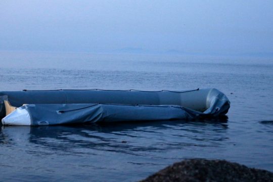 Ανήλικα προσφυγόπουλα εντοπίστηκαν σε άθλιες συνθήκες σε Λέσβο και Χίο