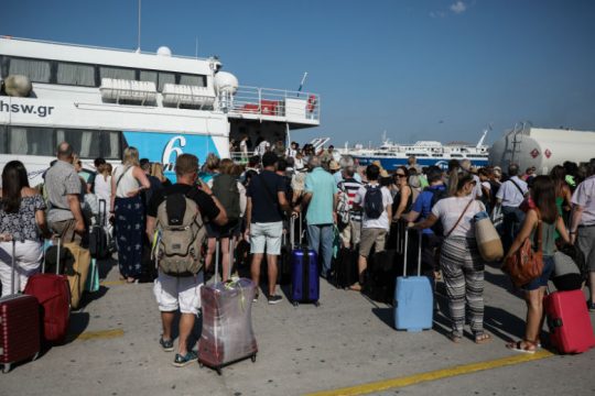 Με κάθε μέσο και κόντρα τον καιρό η έξοδος των εκδρομέων του Δεκαπενταύγουστου