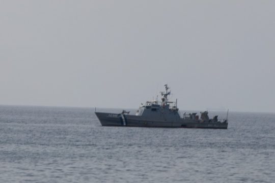 Φωτιά σε θαλαμηγό έξω από τη μαρίνα Φλοίσβου