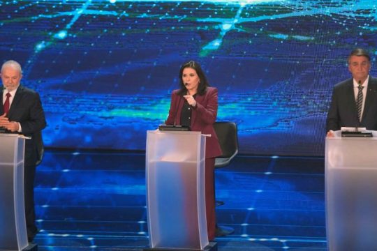 Βαριές κουβέντες στο πρώτο ντιμπέιτ ανάμεσα σε Μπολσονάρο και Λούλα