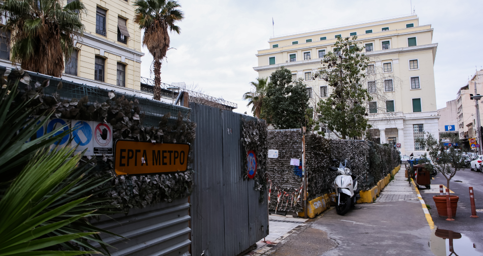 Νέα καθυστέρηση στη λειτουργία των τριών τελευταίων σταθμών του μετρό στον Πειραιά