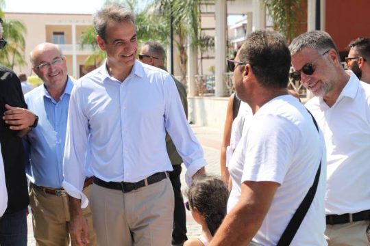 Πανηγύρισε για τον τουρισμό, έταξε έργα στην Κεφαλονιά
