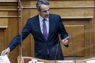 Εκκωφαντική αλαζονεία, θορυβώδης δειλία