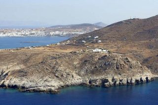 Ξενοδοχειακός γίγαντας σε παρθένο τοπίο της Πάρου