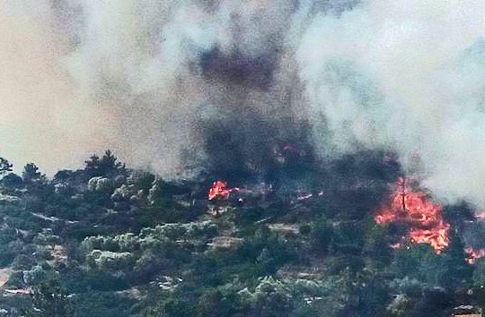 Ανατολική Μάνη: Πυρκαγιά σε δύσβατο σημείο στην περιοχή Λάγια