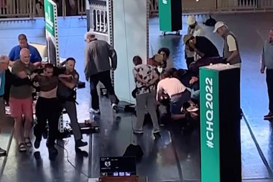 Οι κατηγορίες για την δολοφονική επίθεση εναντίον του Σαλμάν Ρούσντι