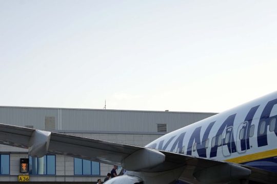 Τέλος τα φθηνά αεροπορικά εισιτήρια