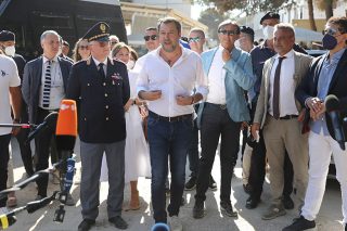Η ιταλική Ακροδεξιά σε περίπατο προς τη νίκη