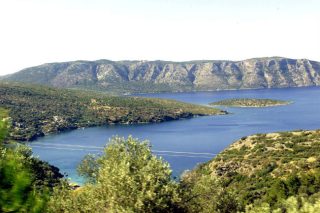 Πλοία γρήγορα σαν τα πουλιά και σαν τη σκέψη των ανθρώπων