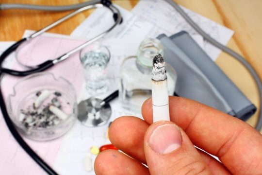 Κάπνισμα και αλκοόλ οι αιτίες για τις μισές περιπτώσεις καρκίνου