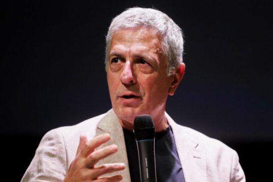 Αγωγές κατά όσων μας συκοφάντησαν ως «προδότες»