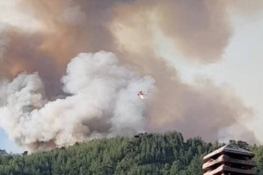 Σε ύφεση η φωτιά στη Θάσο