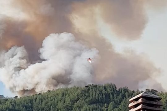 Μάχη για να τελειώσει ο πύρινος εφιάλτης στη Θάσο