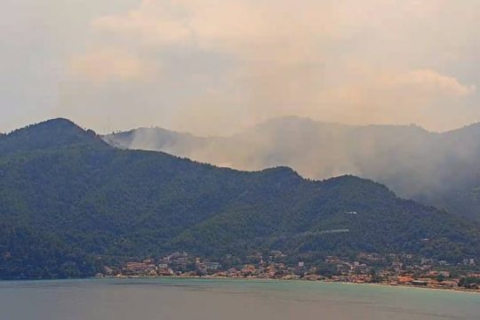 Μεγάλη αναζωπύρωση στη Θάσο