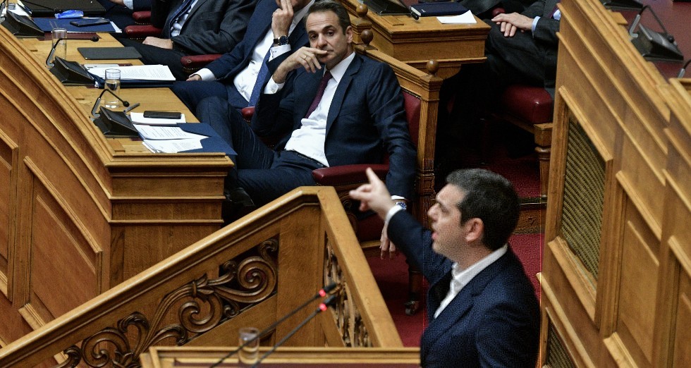 «Να μας πει ποιοι άλλοι παρακολουθήθηκαν»