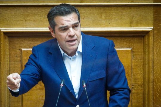 Τριπλή επίθεση Τσίπρα στη Ν.Δ.