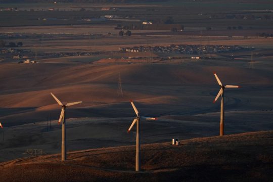 «Όχι» Ρεπουμπλικανών σε νόμο που δίνει στις πολιτείες τους 350 δισ. για πράσινη ενέργεια