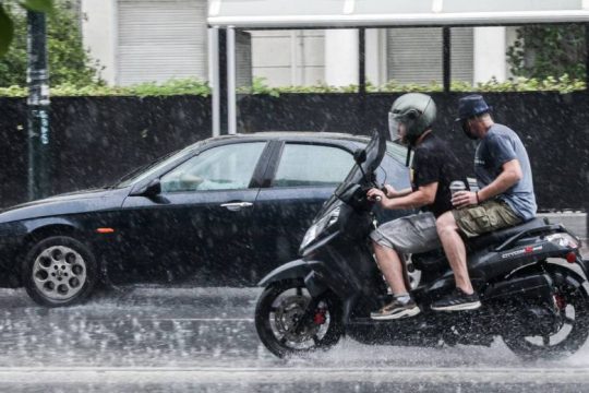 Προβλήματα σε πολλές περιοχές από την κακοκαιρία