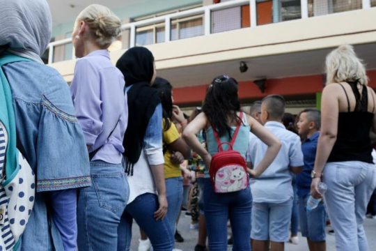 Ανησυχία για -ακόμα ένα- επικίνδυνο άνοιγμα των σχολείων