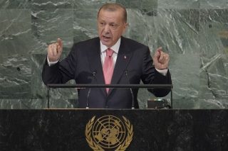 Ο νταής και οι ισαποστάκηδες