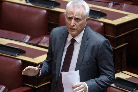Ερώτηση βουλευτών στους υπ. Παιδείας και Εργασίας για τα σχολικά γεύματα