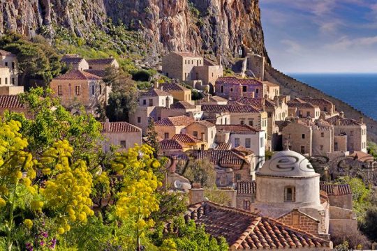 Μονεμβασιά: Σεπτέμβρης, η καλύτερη εποχή για τριήμερο στο «Πέτρινο Καράβι» του Μοριά