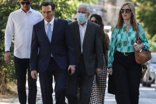 «Τον κατέστρεψαν και τώρα θέλουν να τον πεθάνουν. Δεν είναι βιαστής»