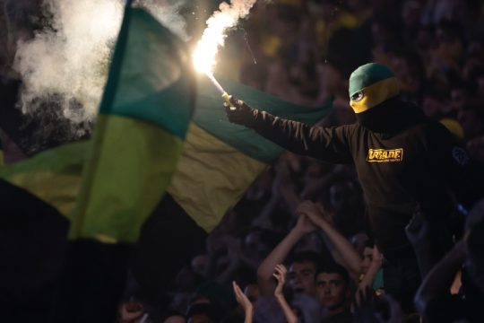 Επεισοδιακή πρεμιέρα στη Νίκαια και τη Λευκωσία