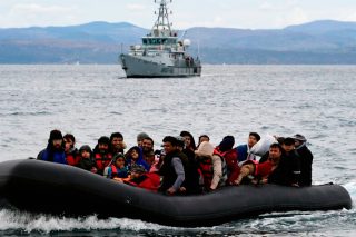 Τραγωδία με μετανάστες στη Νότια Κρήτη – Νεκρή 4χρονη από αφυδάτωση και ασιτία