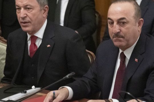Εν χορώ η τουρκική κυβέρνηση απειλεί Ελλάδα και Κύπρο
