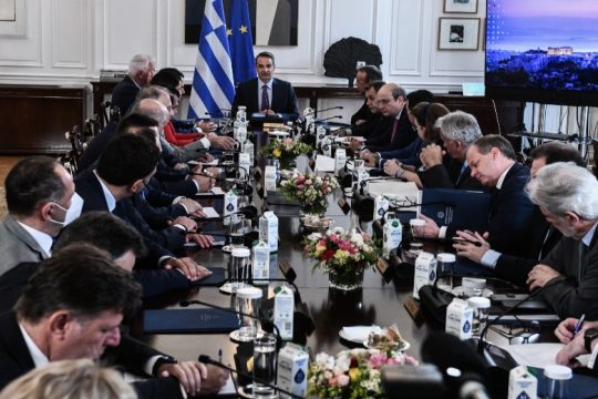 Κυβέρνηση και κανάλια είναι οι τρομοκράτες