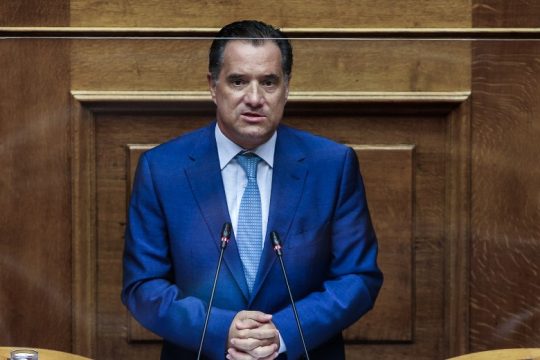 Υπόσχεση Γεωργιάδη για παρέμβαση στην τιμή καυσόξυλων και πέλετ