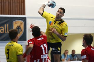 «Κιτρινό­μαυρο» το πρώτο ντέρμπι
