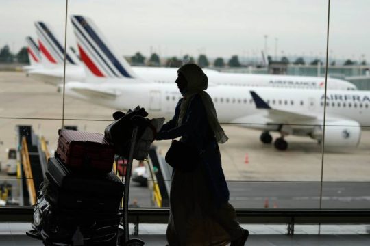 Ακυρώσεις πτήσεων και καθυστερήσεις στην Ευρώπη λόγω απεργίας στη Γαλλία