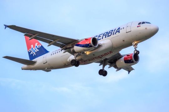 H Air Serbia «προσγειώνει» τα δημοσιεύματα για τις τιμές στα εισιτήρια από & προς Ρωσία