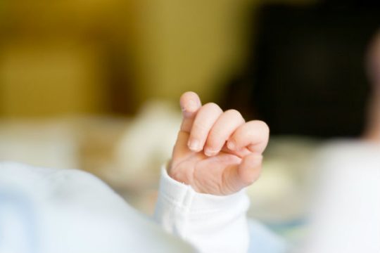 Κάταγμα κρανίου και πολλαπλές θλαστικές κακώσεις η αιτία θανάτου του βρέφους στην Ημαθία