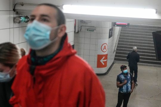 Ο ΠΟΥ «βλέπει» σύντομα το τέλος της πανδημίας