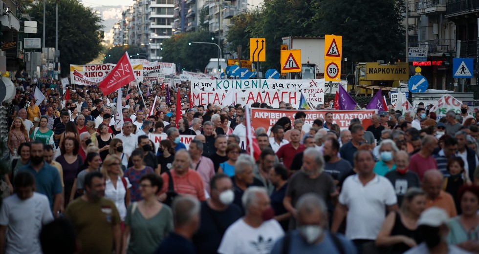 Μήνυμα στην κυβέρνηση Μητσοτάκη από χιλιάδες διαδηλωτές στη Θεσσαλονίκη