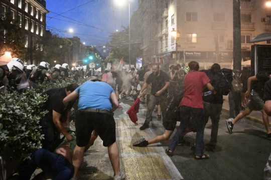 Άγρια αστυνομική καταστολή και στη νέα κινητοποίηση των φοιτητών