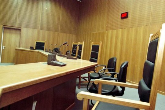 «Πόρτα» στη διάταξη περί υποχρεωτικής φυλάκισης για το πλημμέλημα της «συμμορίας»