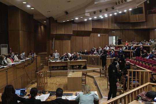 Εντονες πολιτικές αντιδράσεις για τις εικόνες στο Εφετείο