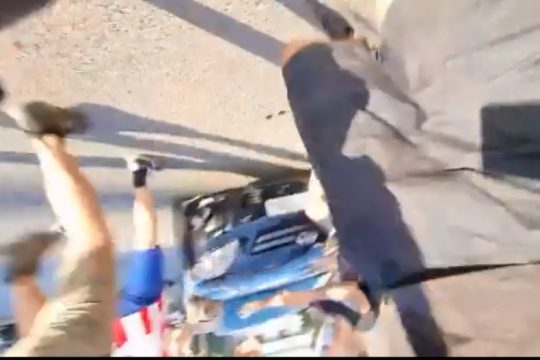 Άγρια επίθεση σε Κορεάτη youtuber έξω από το «Καραϊσκάκης» [βίντεο]
