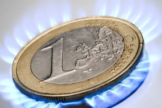 Παίζουν καθυστερήσεις οι Βρυξέλλες για το πλαφόν στο ρωσικό φυσικό αέριο