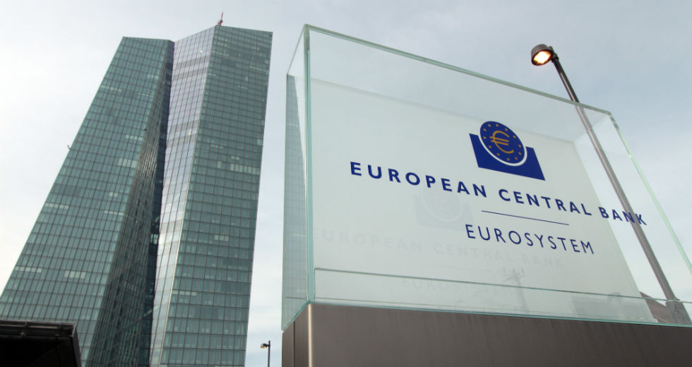 Σε νέα γενναία αύξηση του επιτοκίου προχώρησε η ΕΚΤ