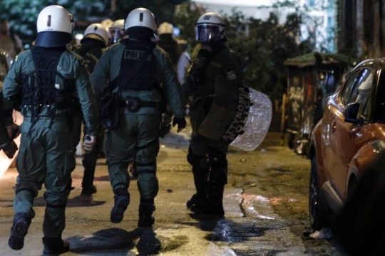 Με χημικά η απάντηση της ΕΛ.ΑΣ. στη μεγάλη συγκέντρωση στα Εξάρχεια