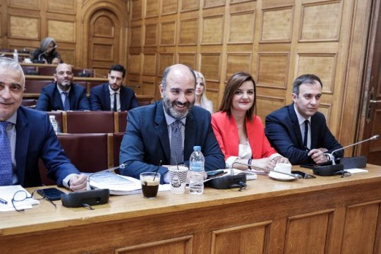 Συνέχεια στην εξεταστική-παρωδία