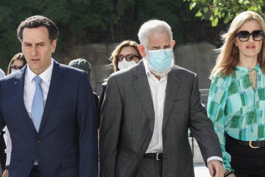 Υπέρ Φιλιππίδη κατέθεσε ο… μπατζανάκης του