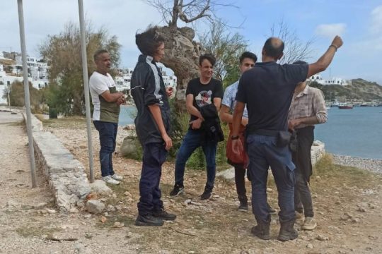 Πρόσφυγες αποβιβάστηκαν στη Φολέγανδρο