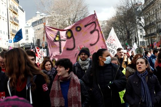 Απεργιακό εναρκτήριο λάκτισμα στη Γαλλία κατά της συνταξιοδοτικής μεταρρύθμισης