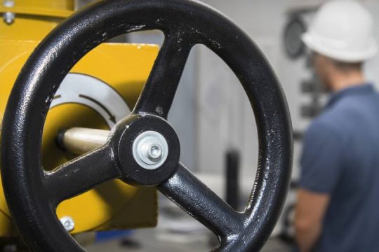 Μετωπική σύγκρουση Δύσης – Ρωσίας για την ενέργεια